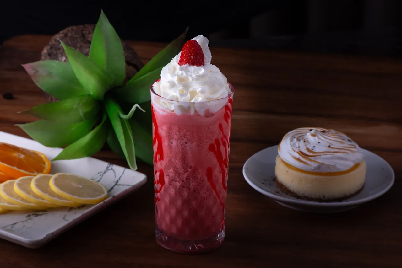 Çilekli Milkshake